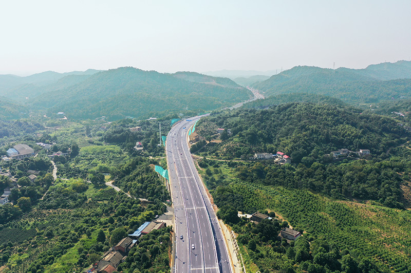 20230812631276.jpg 1、長(zhǎng)株潭一體化“三干”快速化改造工程-2潭州大道.jpg